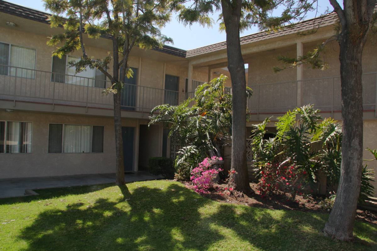 Apartment for rent at 13515 Doty Ave, Hawthorne, CA 90250