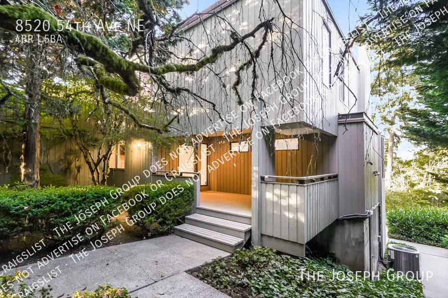 House for rent at 8520 54th Ave NE, Seattle, WA 98115