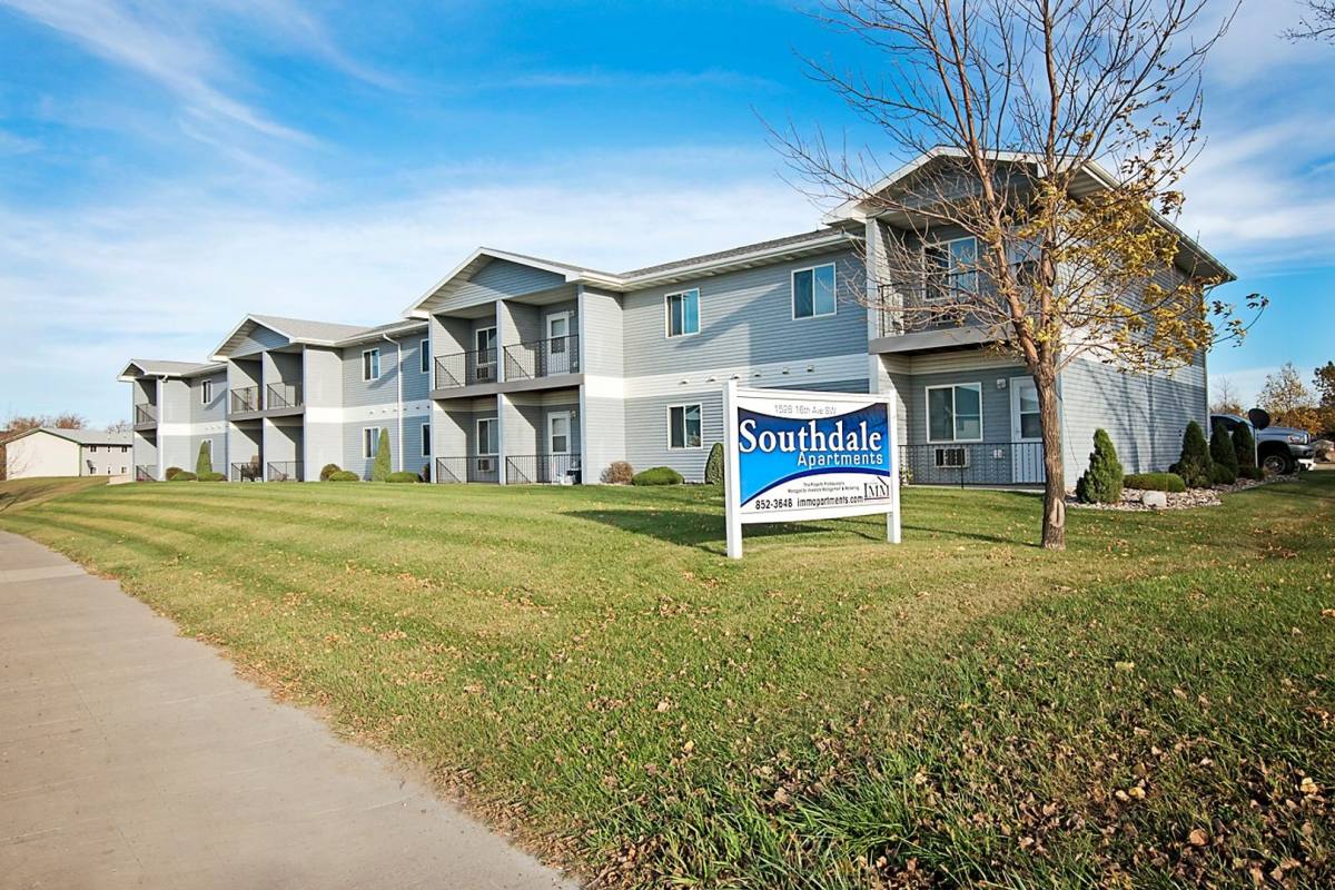 Apartment for rent at 1526 16th Ave SW, Minot, ND 58701