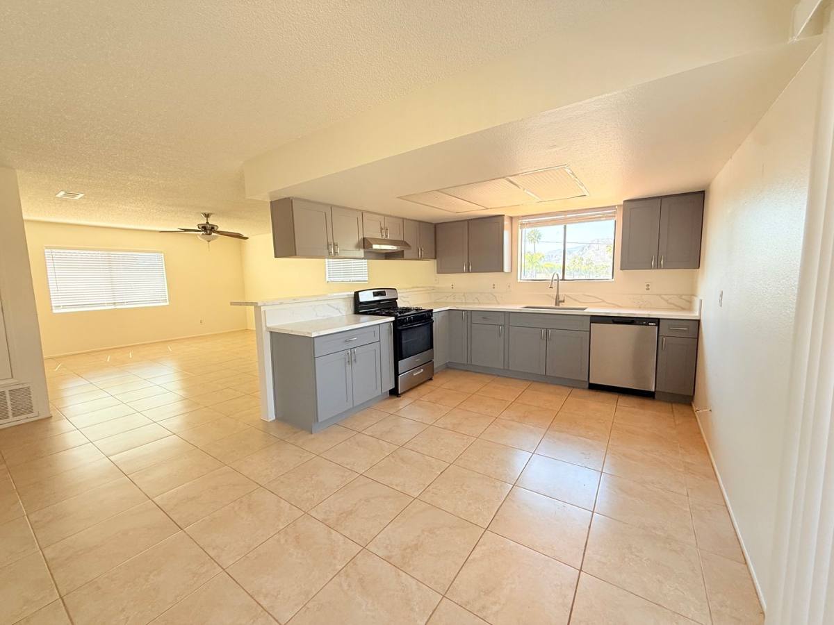 Apartment for rent at 33975 Via De Anza #5, Cathedral City, CA 92234