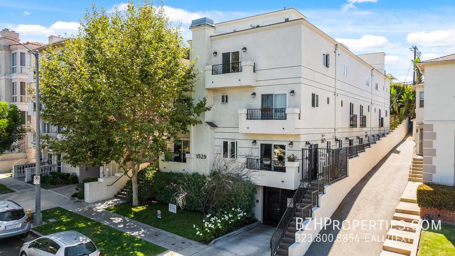 Townhouse for rent at 1529 S Beverly Dr #4, Los Angeles, CA 90035