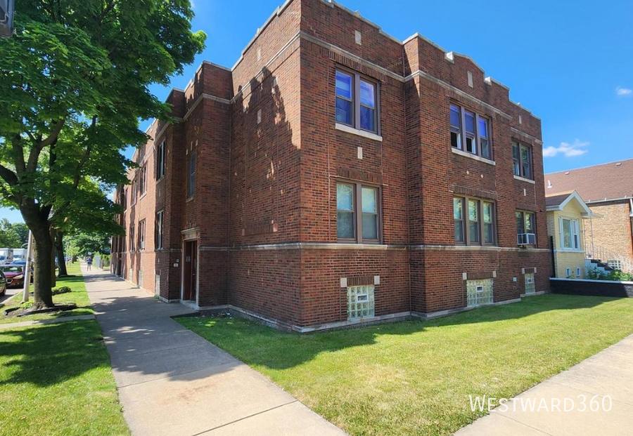 Condo for rent at 6702 S Wood St #1, Chicago, IL 60636