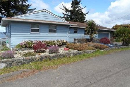 Apartment for rent at 560 Elm, Coos Bay, OR 97420