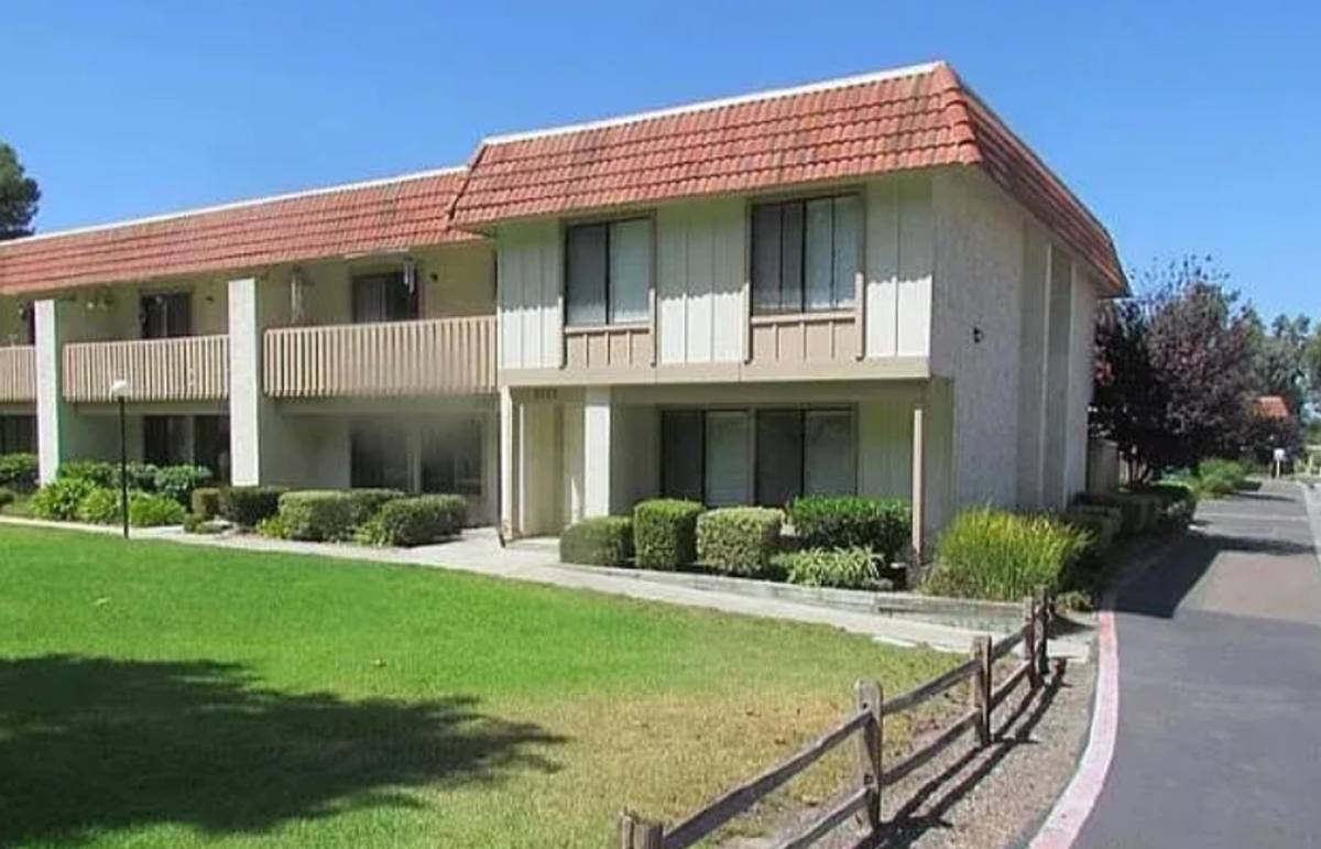 Townhouse for rent at 2715 Via Cardel, Carlsbad, CA 92010