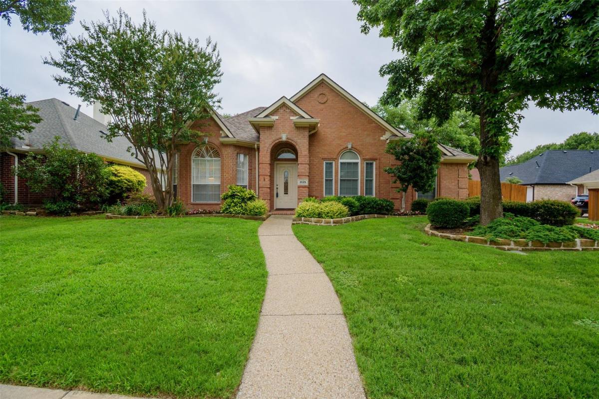 House for rent at 4828 Holly Berry Dr, Plano, TX 75093