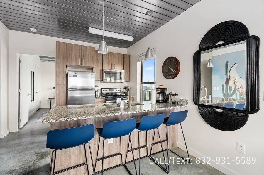 Apartment for rent at 1966 Travis St #MM1, Houston, TX 77002
