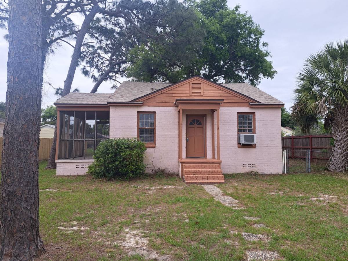 House for rent at 203 SE Syrcle Dr, Pensacola, FL 32507