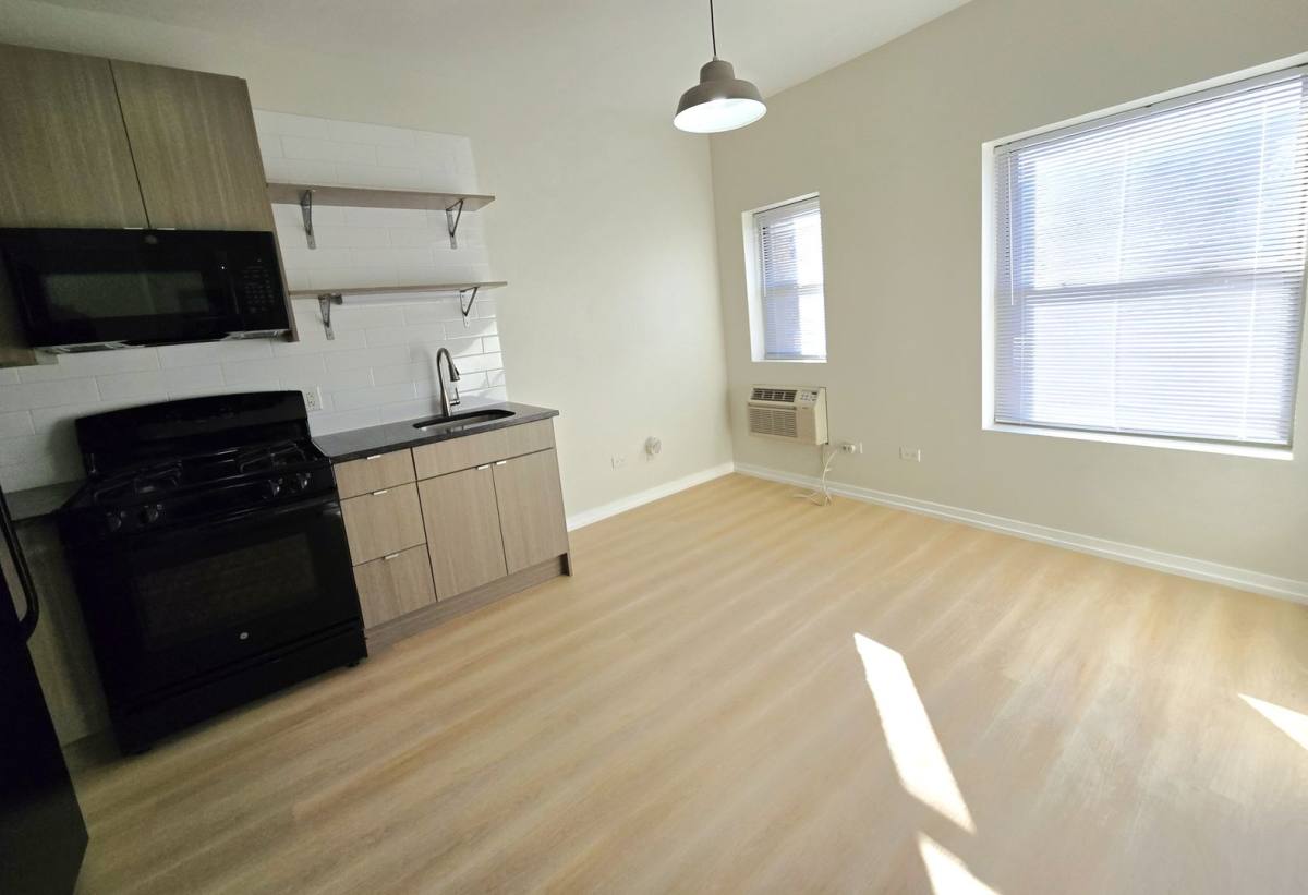 Apartment for rent at 5051 N Kenmore Ave #404, Chicago, IL 60640
