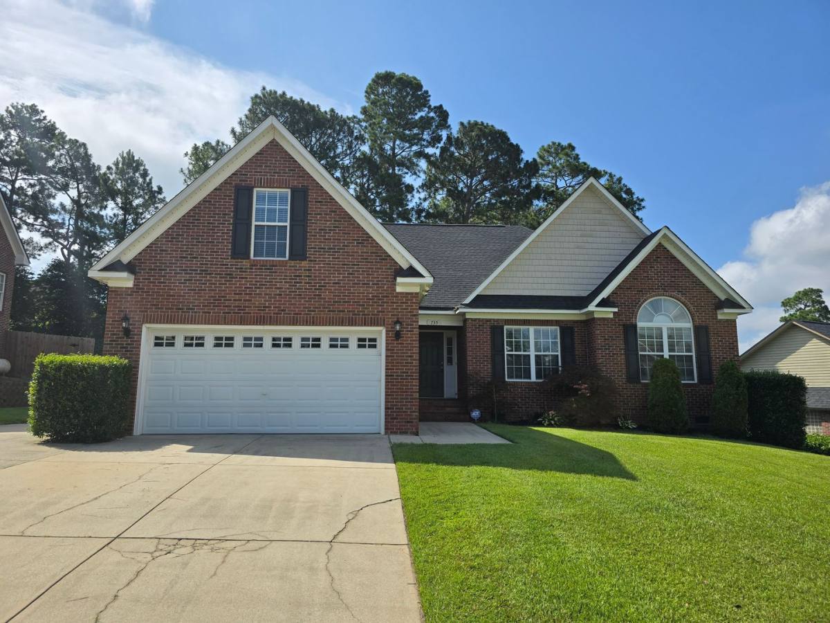 House for rent at 735 Larkspur Dr, Fayetteville, NC 28311