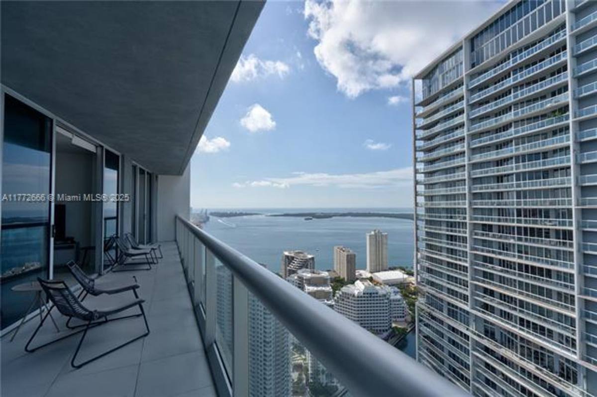 Apartment for rent at 475 Brickell Ave, Miami, FL 33131