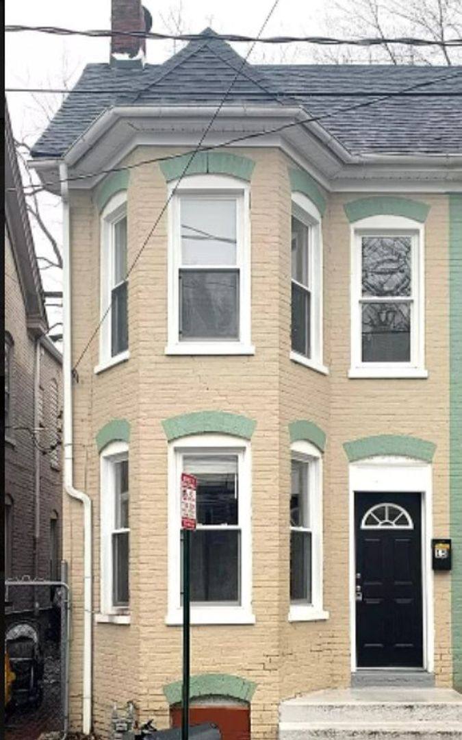 House for rent at 15 E Lee St, Hagerstown, MD 21740