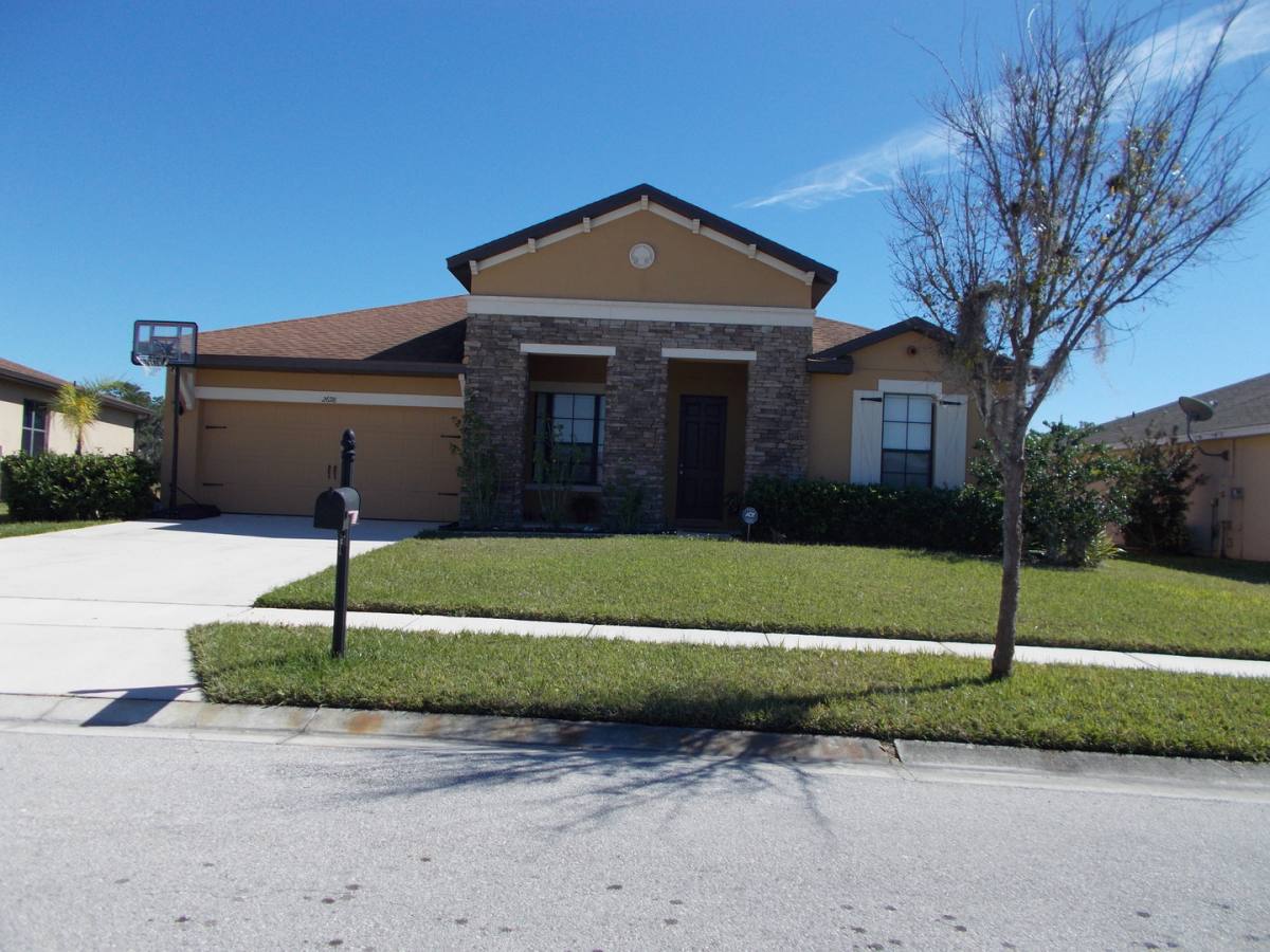 House for rent at 2698 Eagle Cliff Dr, Kissimmee, FL 34746
