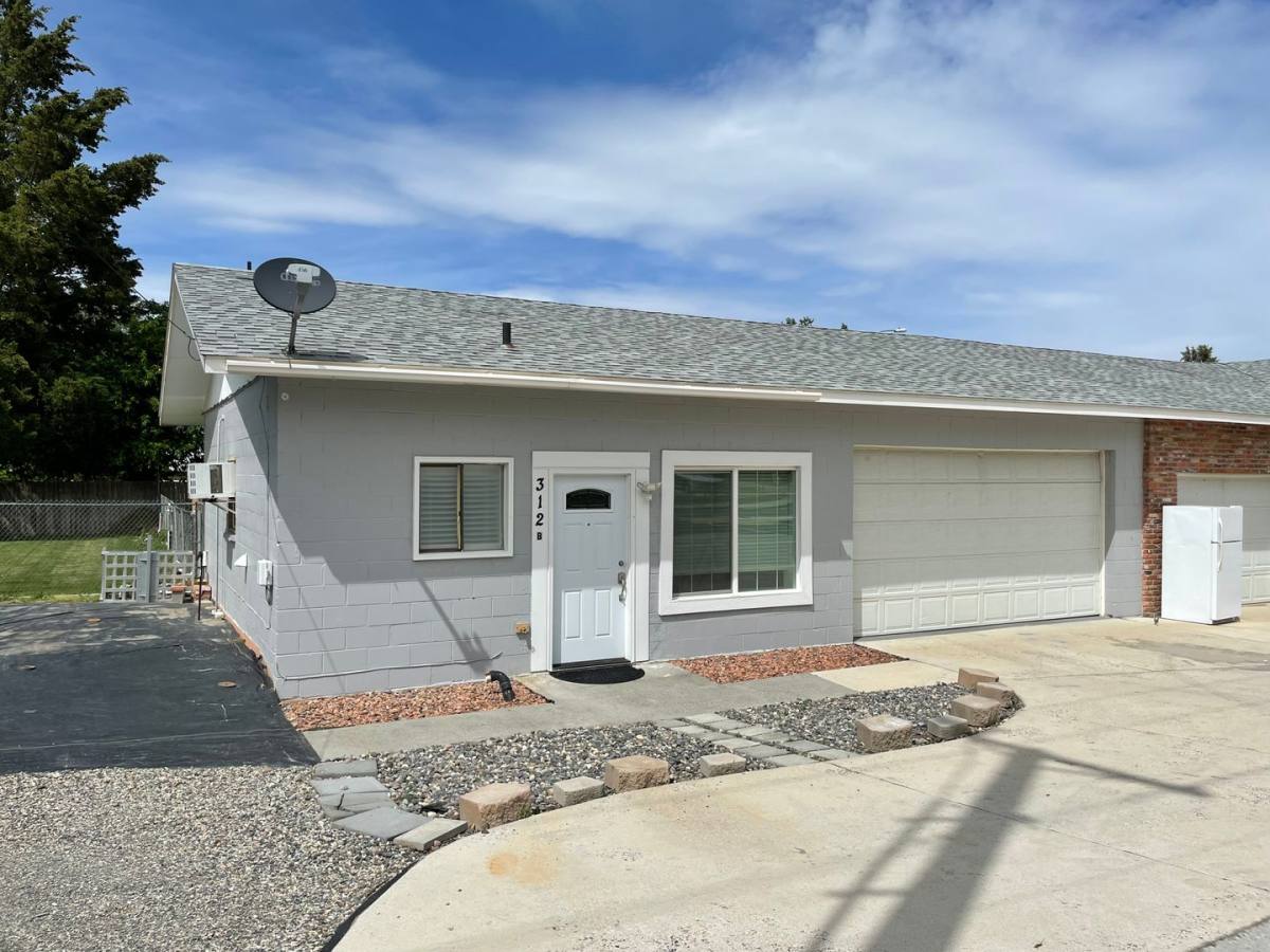 House for rent at 312 S Kellogg St, Kennewick, WA 99336