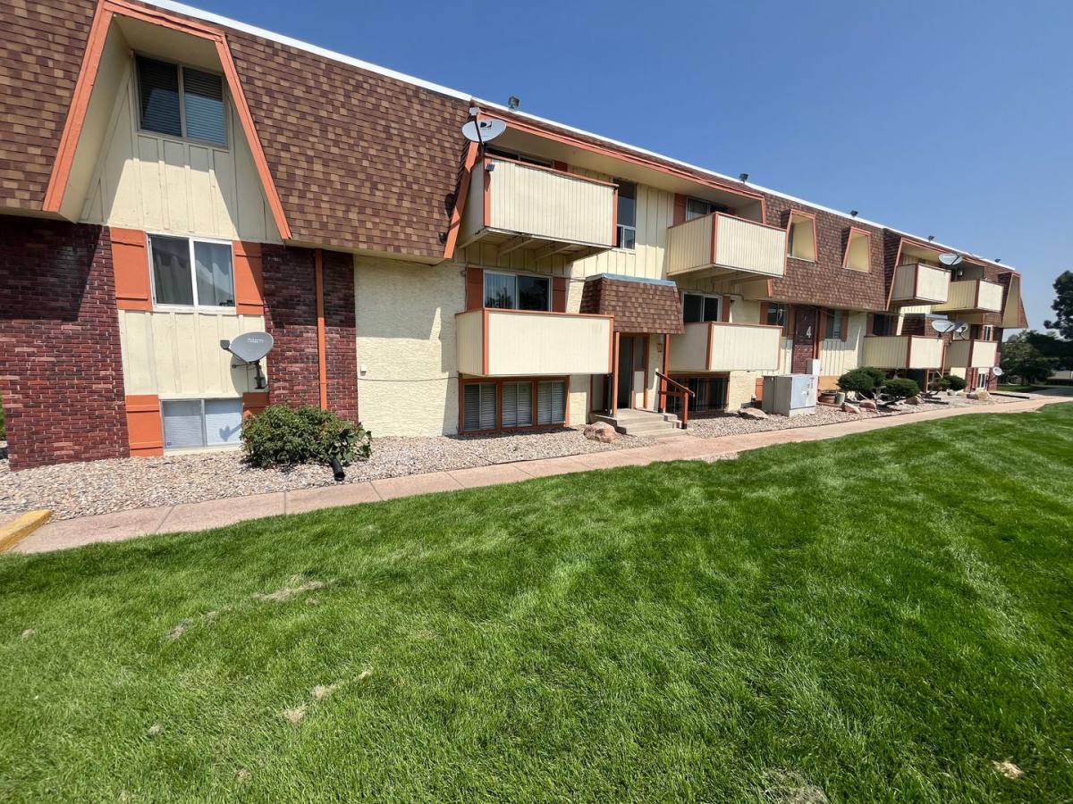 Condo for rent at 10211 Ura Lane, Denver, CO 80260