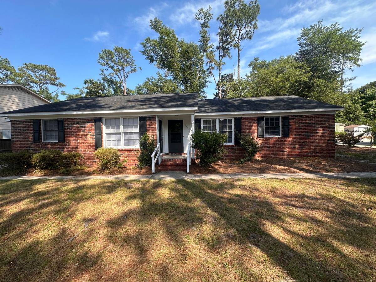 House for rent at 801 Montclair Dr, Wilmington, NC 28403