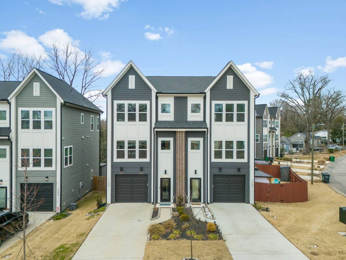 Townhouse for rent at 1500 Effingham Rd, Charlotte, NC 28208