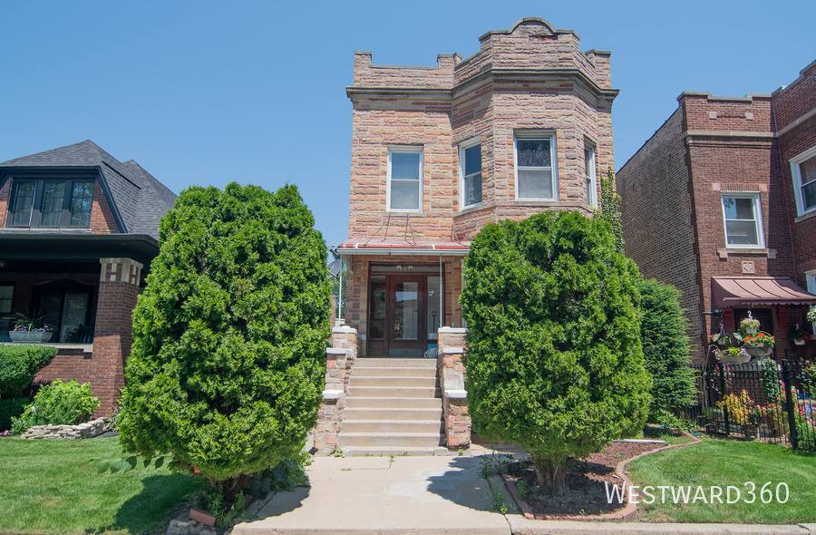 Apartment for rent at 4018 W Oakdale #2, Chicago, IL 60641