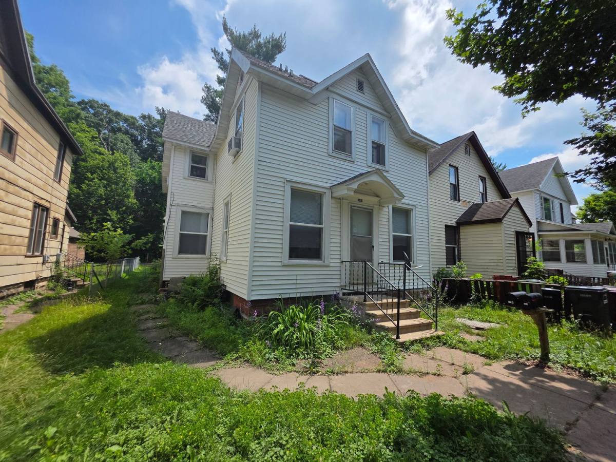 Apartment for rent at 625 N Barstow St, Eau Claire, WI 54703