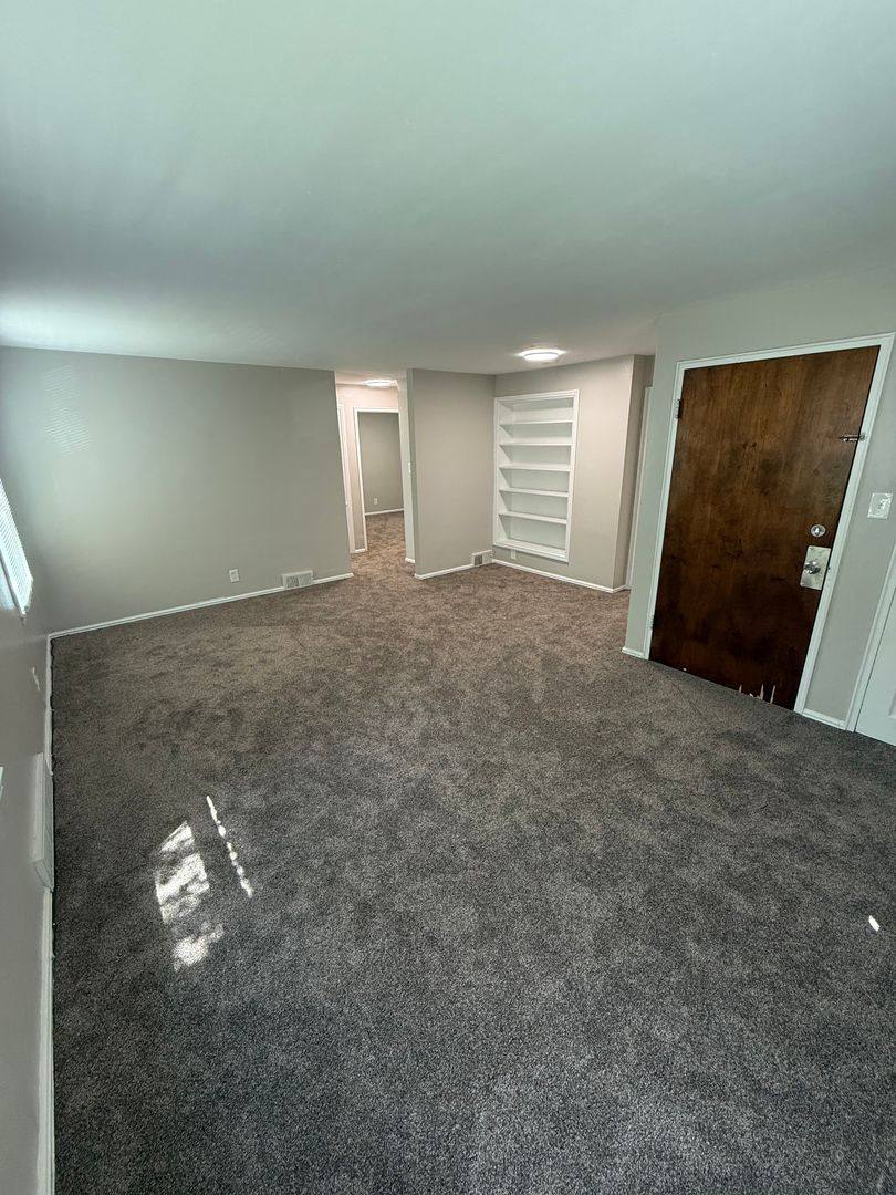 Apartment for rent at 4851 Southern Blvd, Youngstown, OH 44512