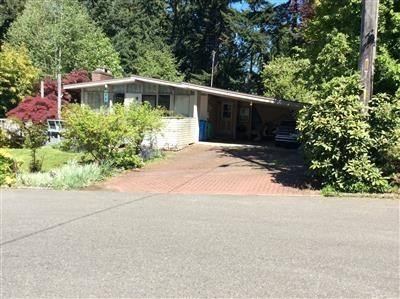 House for rent at 826 NE 202nd St, Seattle, WA 98155