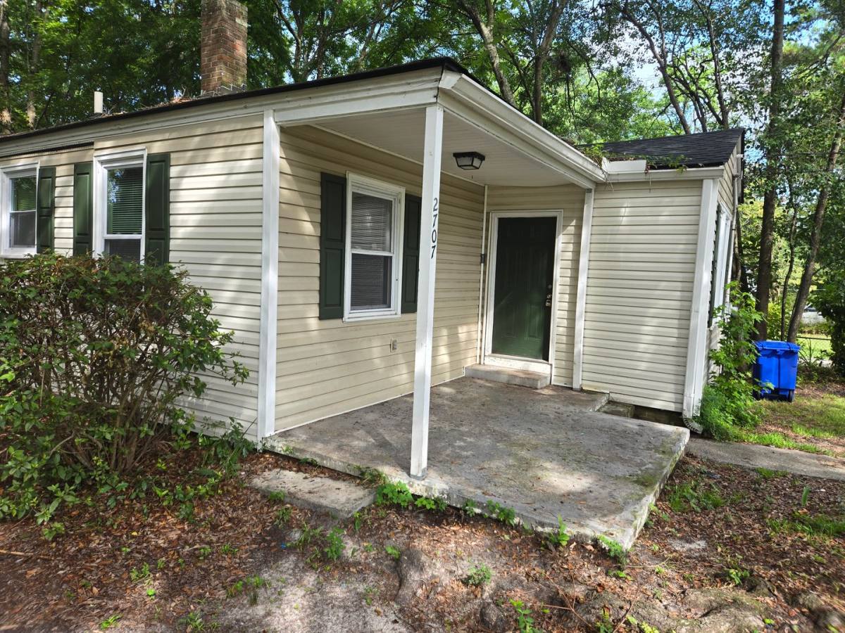 House for rent at 2707 Saratoga Rd, North Charleston, SC 29405
