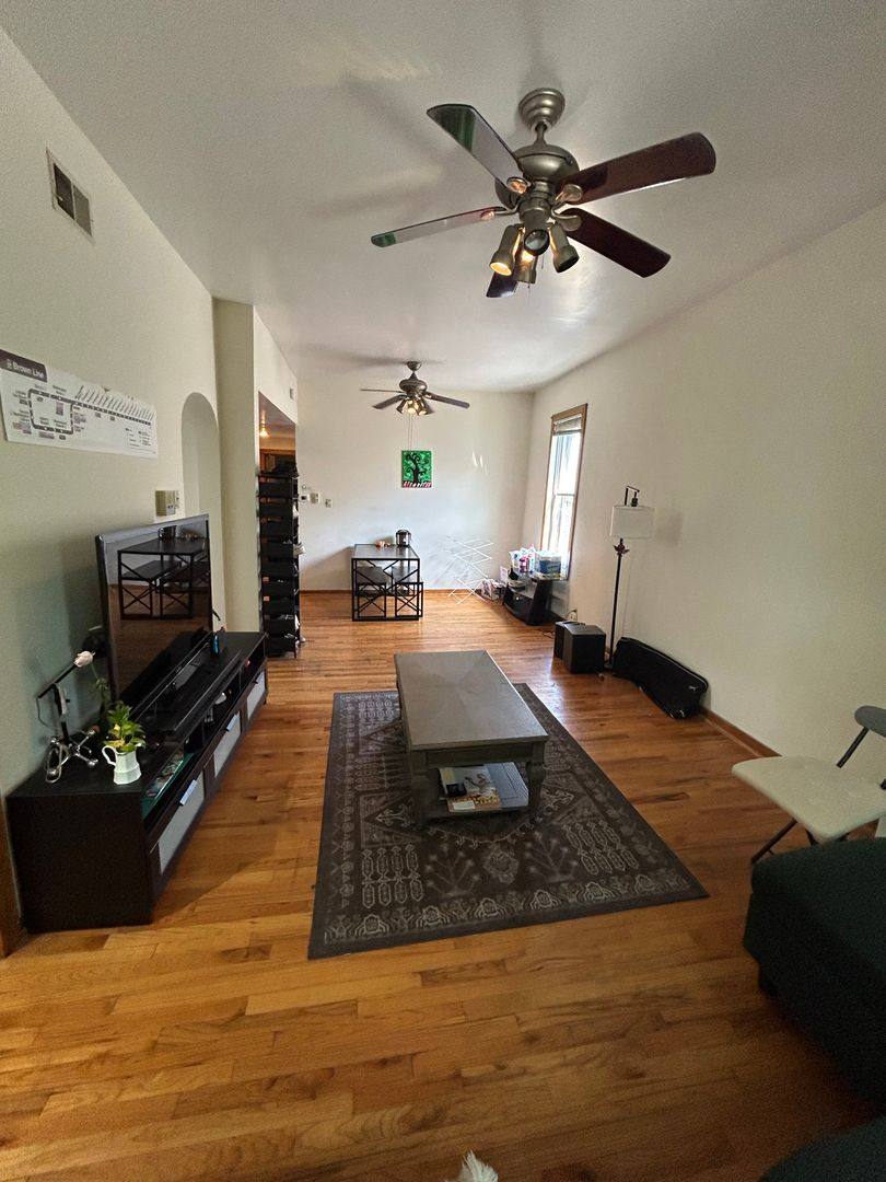 Apartment for rent at 1617 N Hudson Ave #3F, Chicago, IL 60614