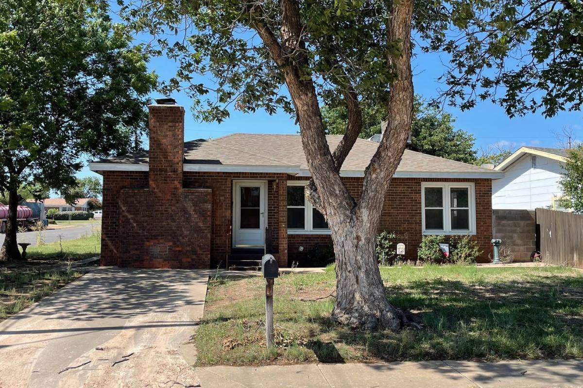 221 34th St, Snyder, TX 79549