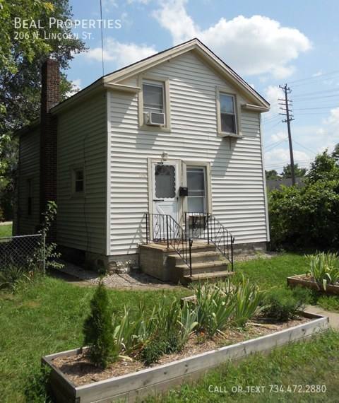 Apartment for rent at 206 N Lincoln St, Ypsilanti, MI 48198