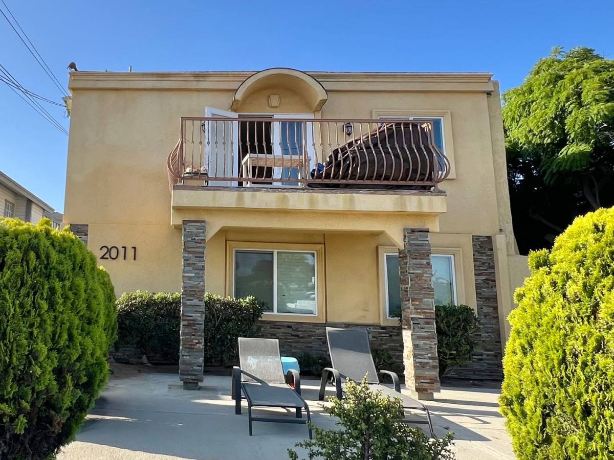 Apartment for rent at 2011 Nelson Ave, Redondo Beach, CA 90278