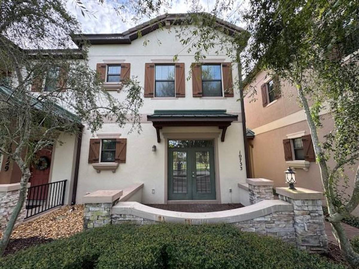 Townhouse for rent at 10733 Village Lake Rd, Windermere, FL 34786