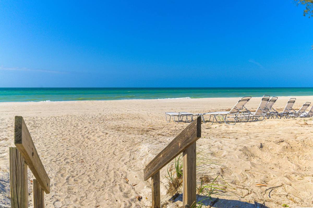 Apartment for rent at 5135 Gulf of Mexico Dr #103, Longboat Key, FL 34228
