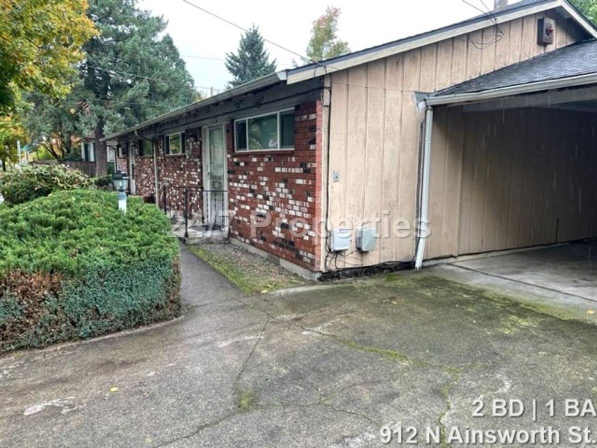 Apartment for rent at 910 N Ainsworth St, Portland, OR 97217