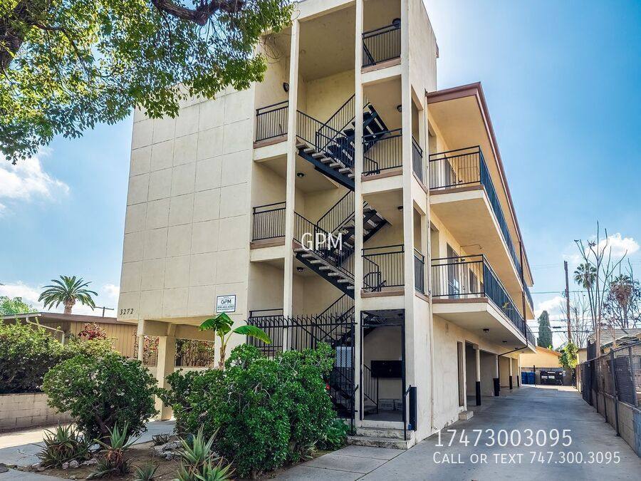 Apartment for rent at 3272 Atwater Ave #5, Los Angeles, CA 90039