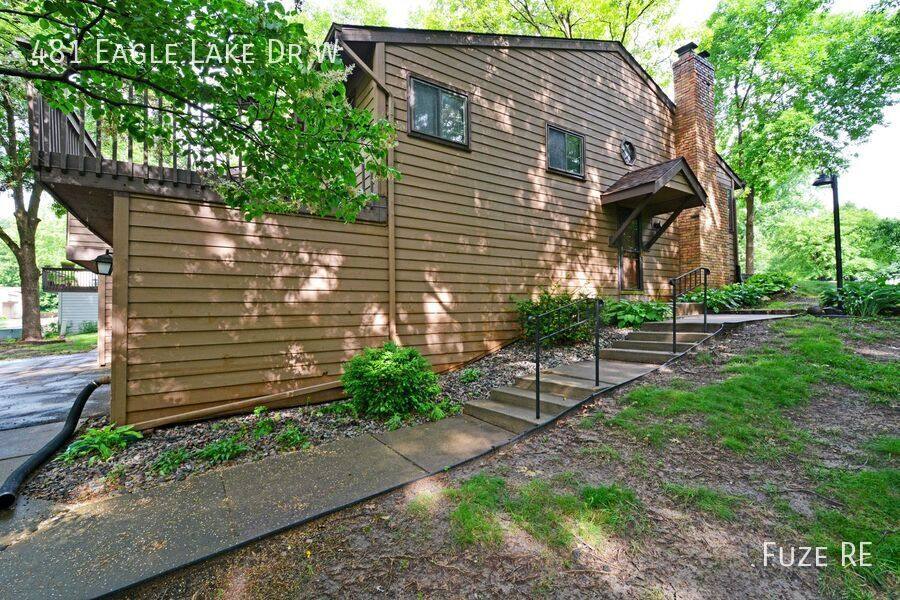 Townhouse for rent at 481 Eagle Lake Dr W, Osseo, MN 55369
