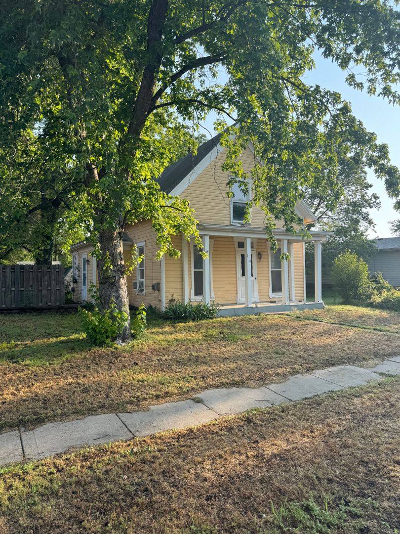 House for rent at 106 E 6th St, Sedgwick, KS 67135