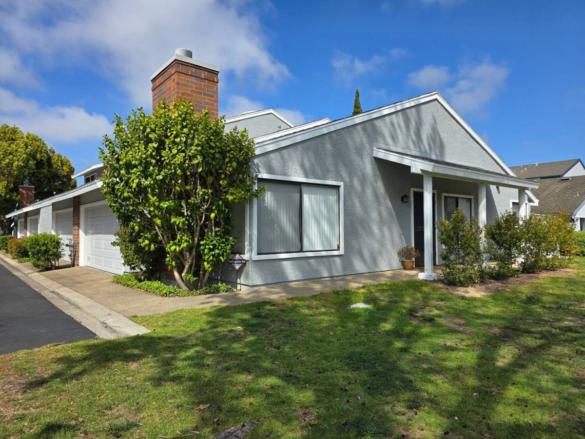 Condo for rent at 3317 Caminito Gandara, La Jolla, CA 92037
