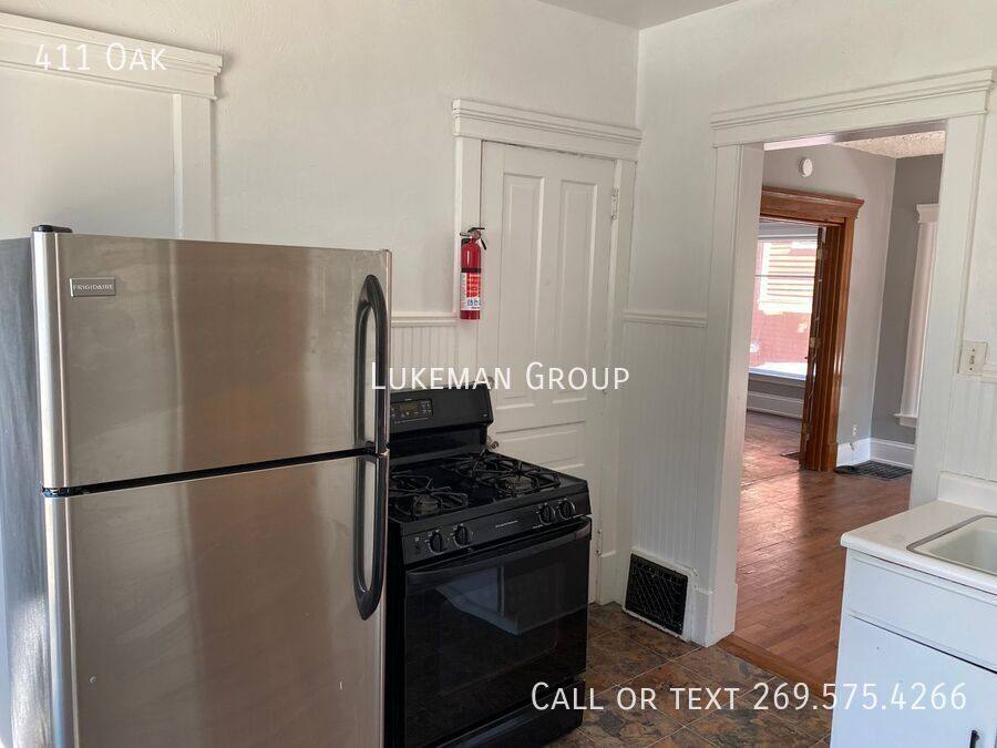 Apartment for rent at 411 Oak, Kalamazoo, MI 49007