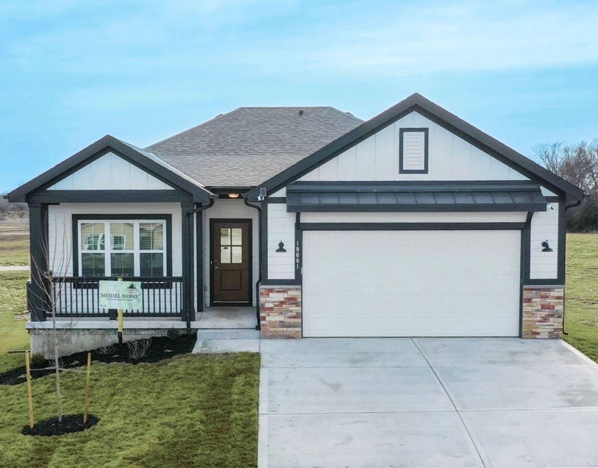 House for rent at 19661 200th St, Spring Hill, KS 66083