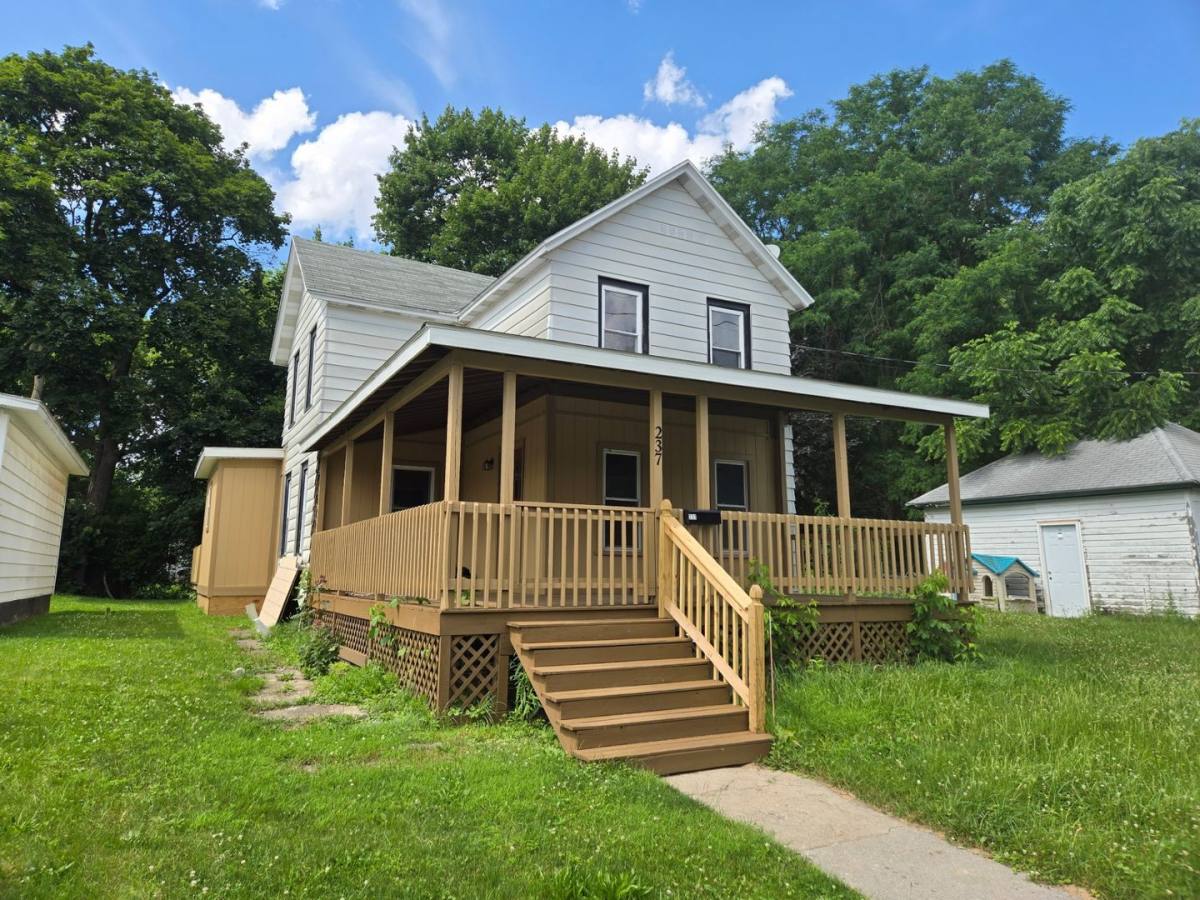 House for rent at 237 Woodlawn Ave, Auburn, NY 13021