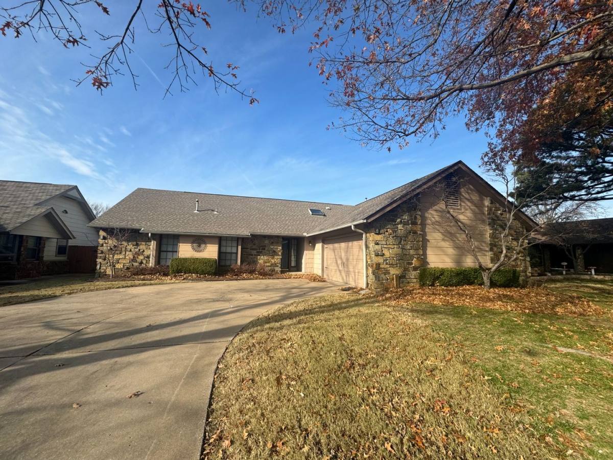 House for rent at 7942 S 88th E Ave, Tulsa, OK 74133