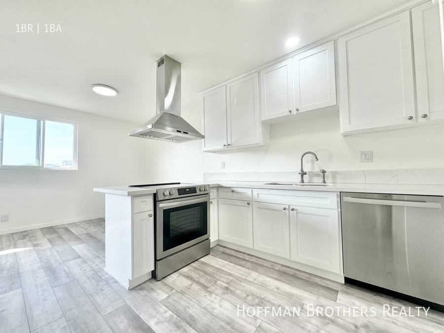 Apartment for rent at 4033 W Sunset Blvd #2A, Los Angeles, CA 90029