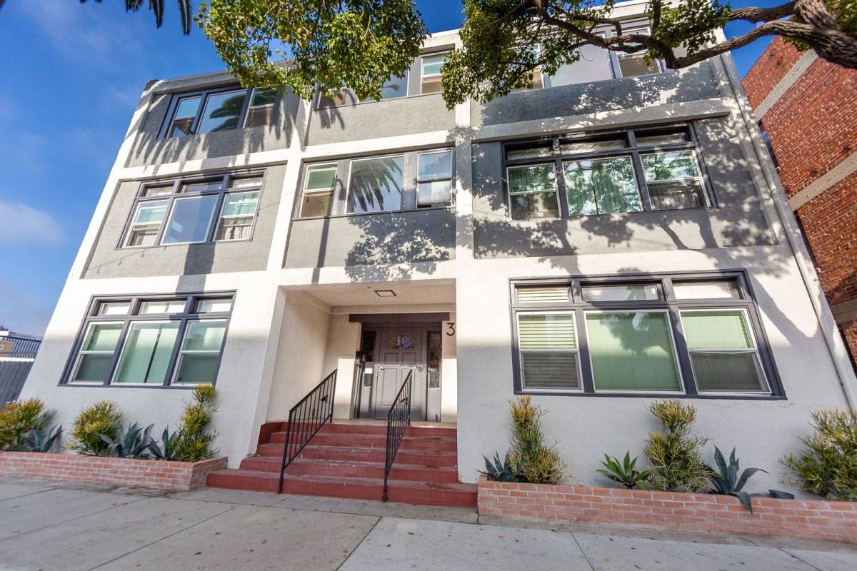 Apartment for rent at 319 Elm Ave, Long Beach, CA 90802
