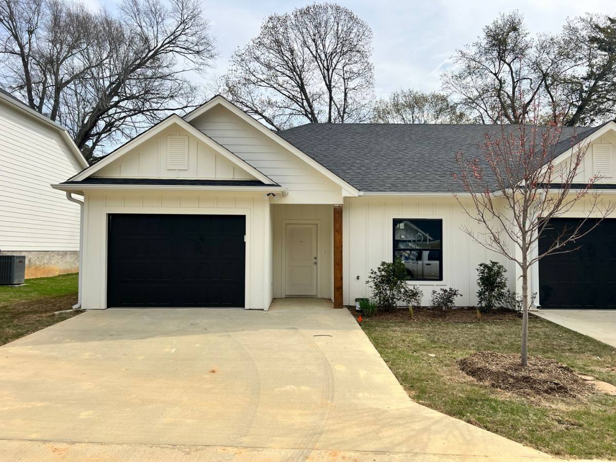 Apartment for rent at 1011 McClenny, Tyler, TX 75703