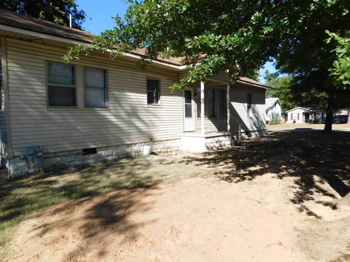 House for rent at 1501 N Greenwood Ave, Fort Smith, AR 72901