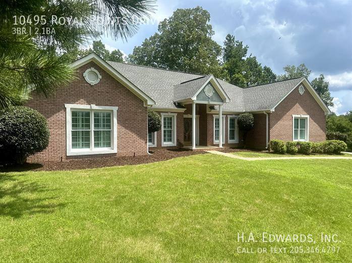 House for rent at 10495 Royal Points Dr, Northport, AL 35475