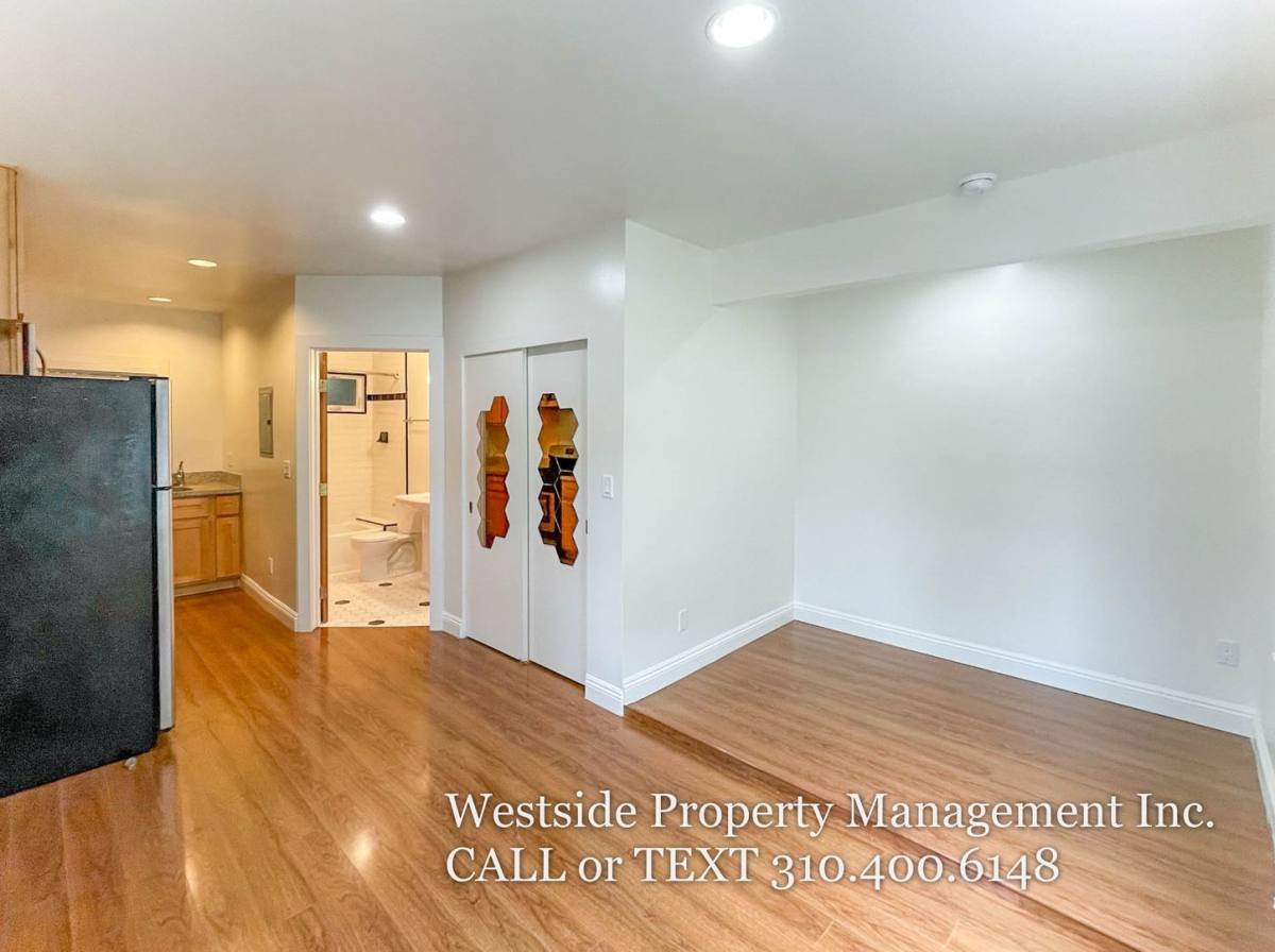 Apartment for rent at 731 Raymond Ave #D, Santa Monica, CA 90405