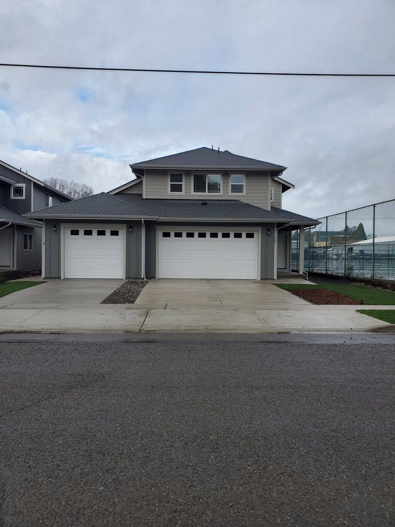 Apartment for rent at 281 S Diamond St, Centralia, WA 98531