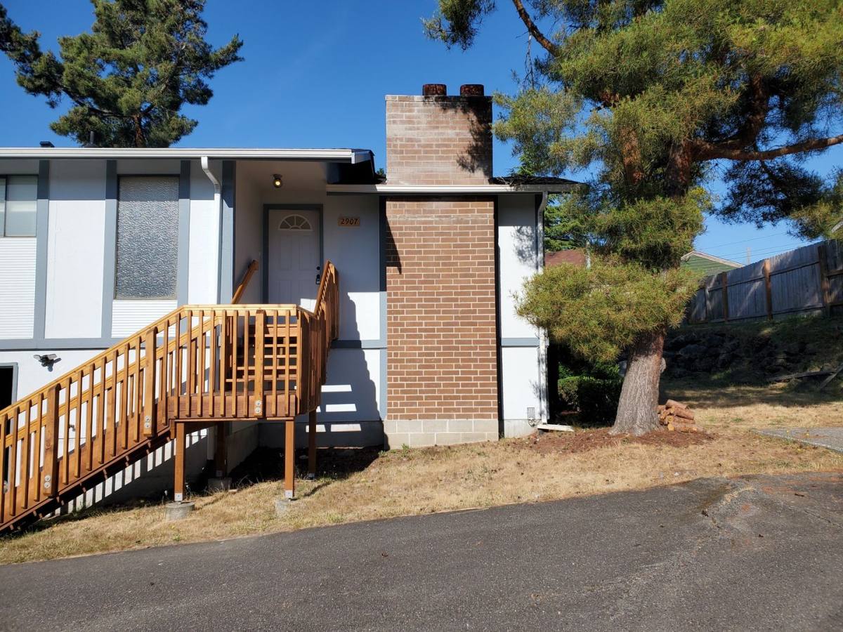 House for rent at 2907 Glendale Dr W, Tacoma, WA 98466