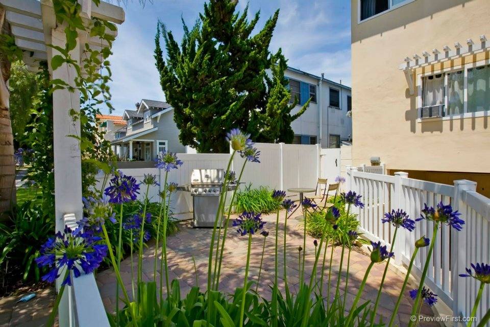 Apartment for rent at 724 E Ave, Coronado, CA 92118
