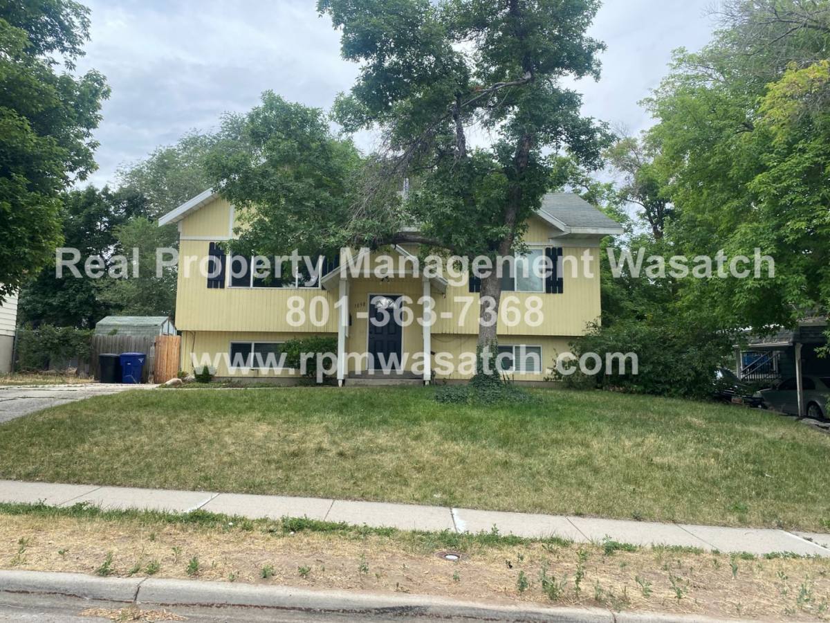 House for rent at 1098 E Violet Dr, Sandy, UT 84094